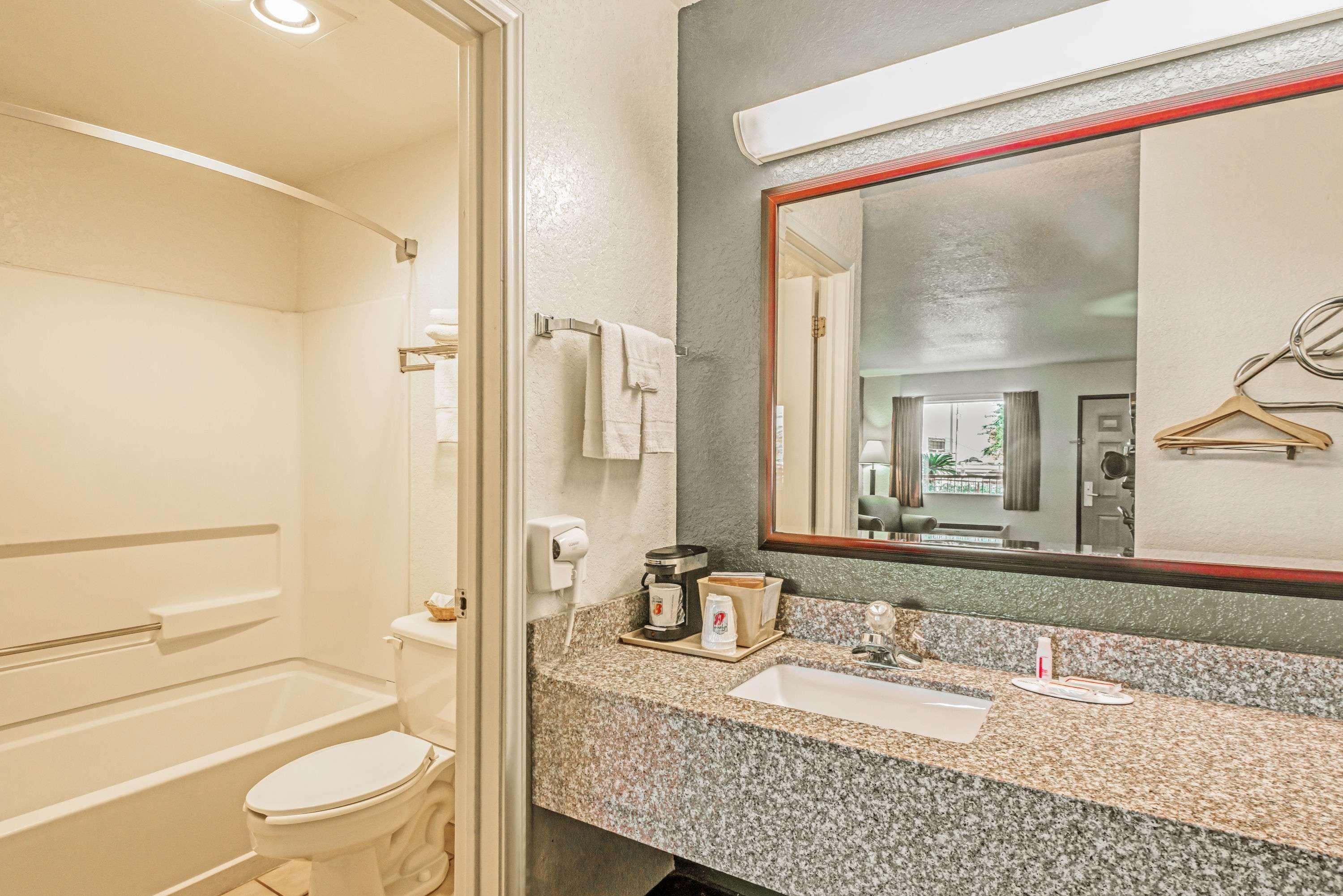 Hill Country Inn & Suites - New Braunfels, Gruene Esterno foto