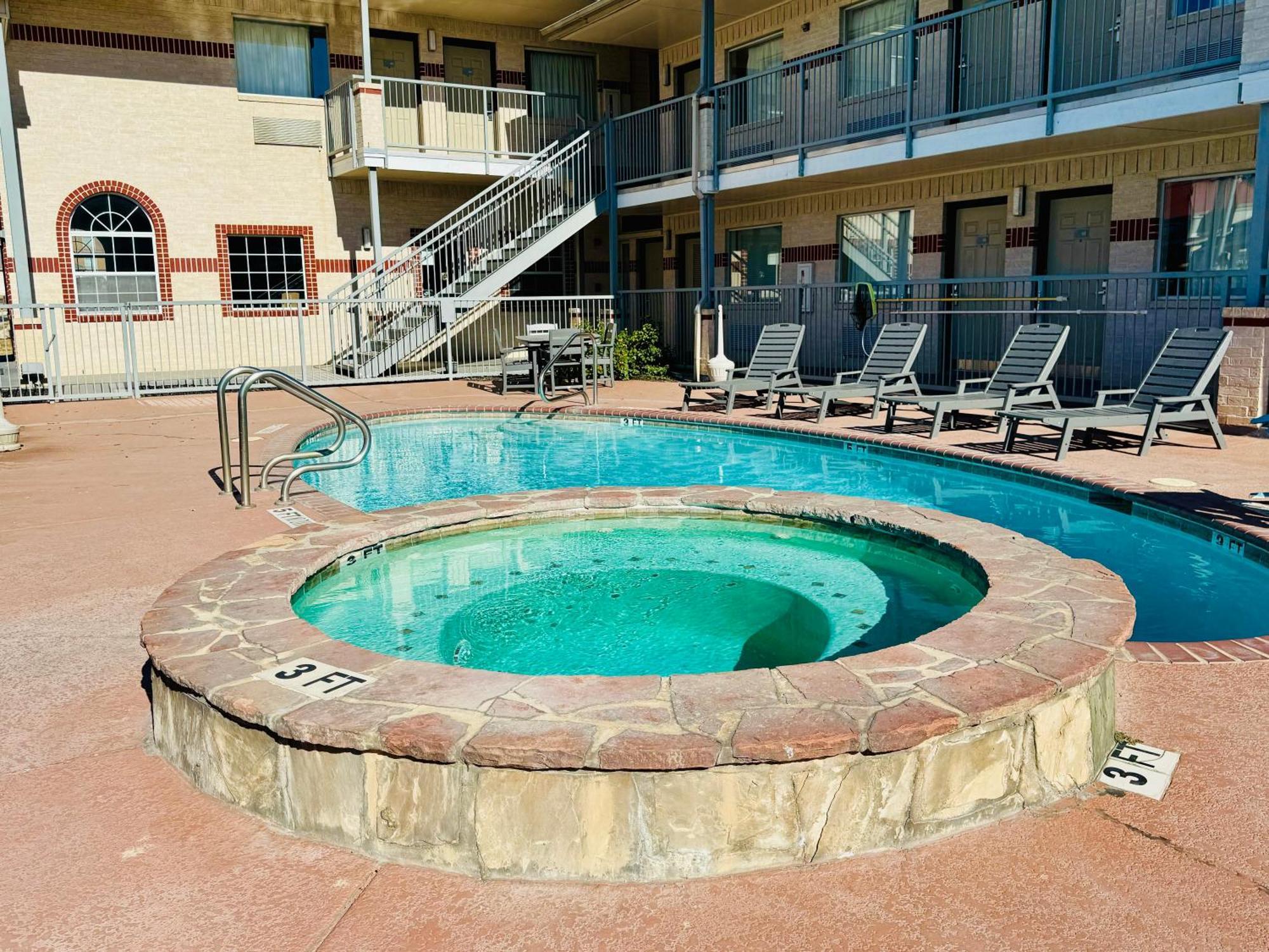 Hill Country Inn & Suites - New Braunfels, Gruene Esterno foto